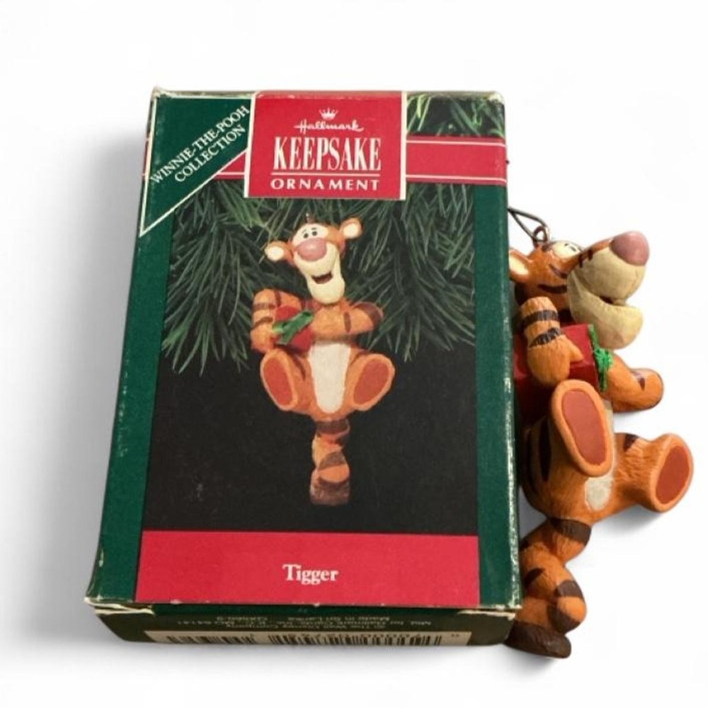 Hallmark Tigger Ornament Winnie the Pooh Unisex OS Orange Vintage Box